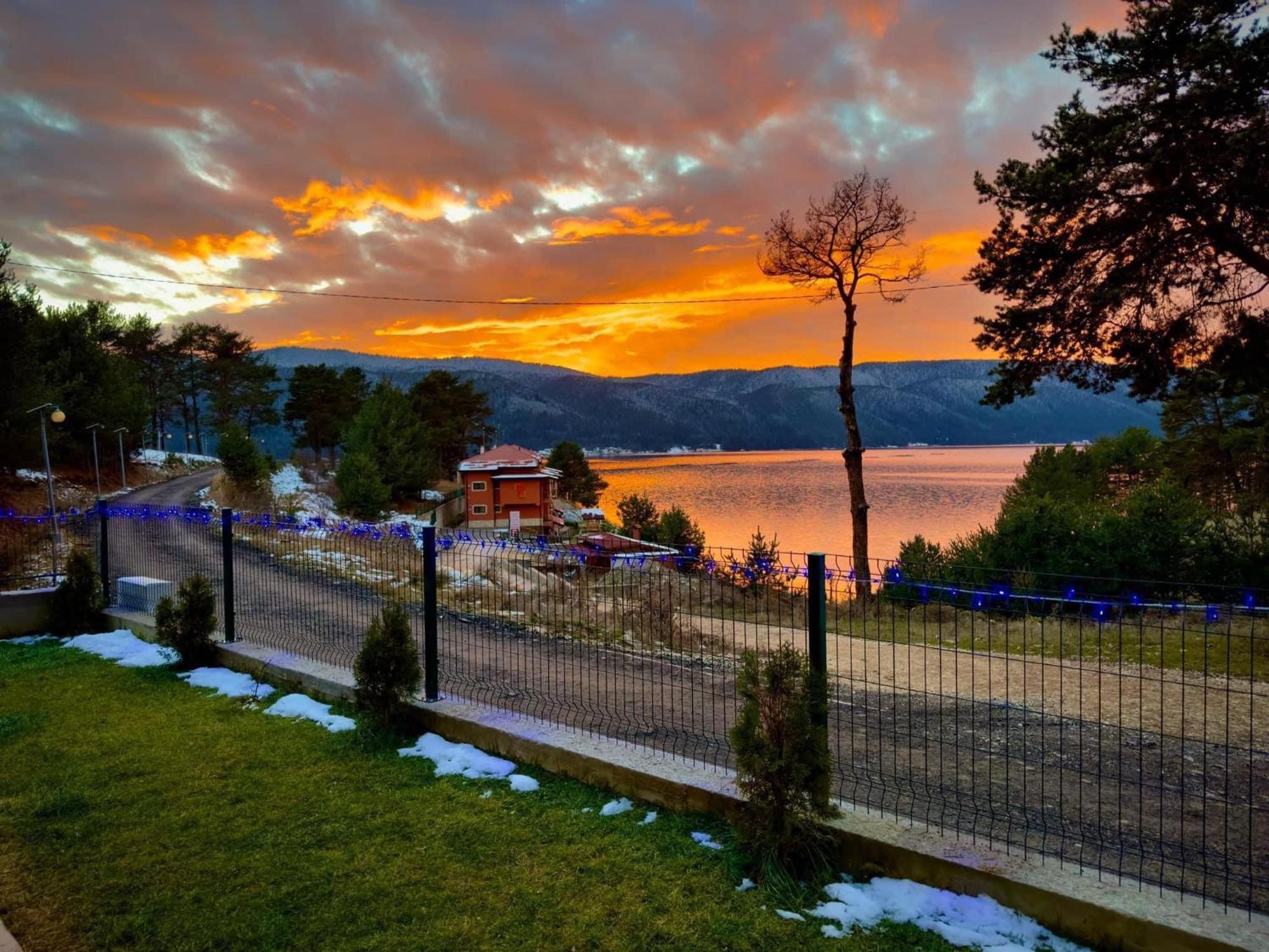 Къща За Гости "Славена" Villa Dospat Buitenkant foto